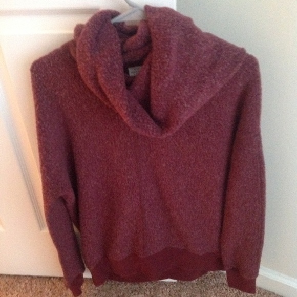 Abercrombie and fitch sweater - Picture 2 of 2
